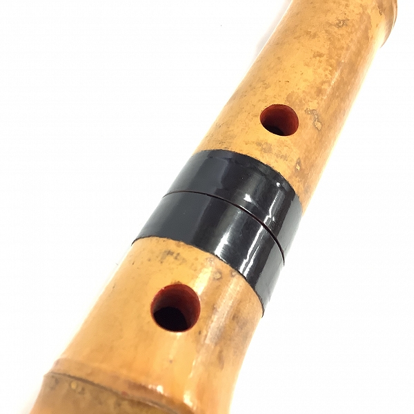 実際に弊社で買取させて頂いた 尺八 在銘 詳細不明 三つ印 琴古流 漆巻き 全長58.5cm 和楽器 の画像 2枚目