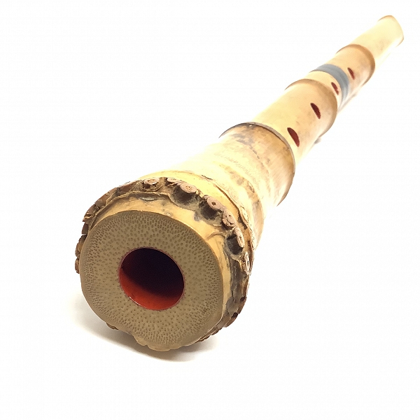 実際に弊社で買取させて頂いた 尺八 在銘 詳細不明 三つ印 琴古流 漆巻き 全長58.5cm 和楽器 の画像 3枚目