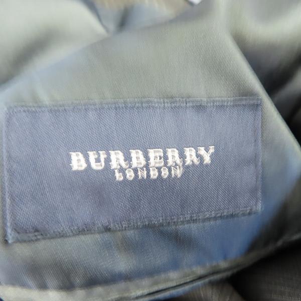 実際に弊社で買取させて頂いたBURBERRY LONDON/バーバリーロンドン スーツ ダブル ウール ブラック系×グレー系 シャドーストライプ 2P AB7の画像 2枚目