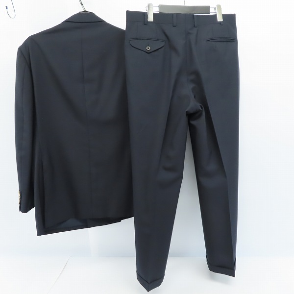 実際に弊社で買取させて頂いたBURBERRYS/バーバリーズ スーツ ダブル ウール ネイビー系 無地 2P AB7/91の画像 1枚目