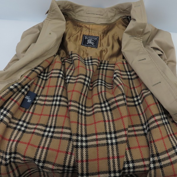 実際に弊社で買取させて頂いたBURBERRYS/バーバリー 裏地チェック ライナー付き ステンカラーコート ベージュ/44の画像 6枚目