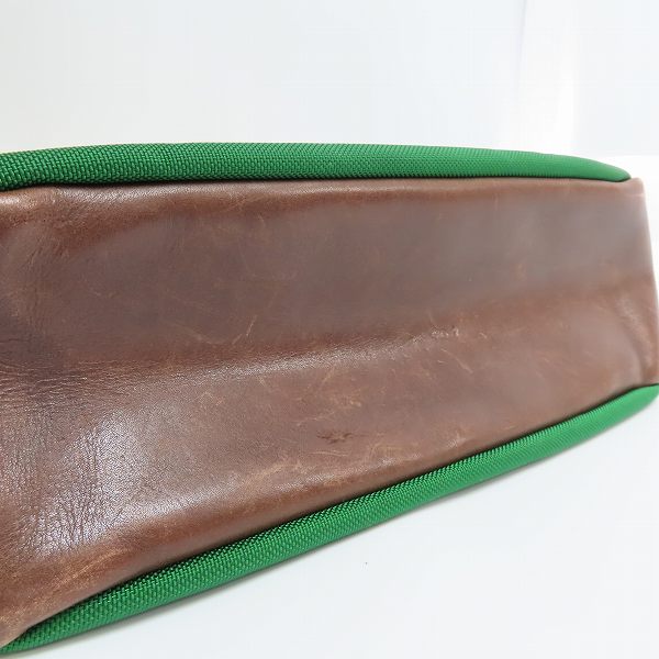 実際に弊社で買取させて頂いたmaster-piece/マスターピース 裏地バンダナ模様 メッセンジャー バッグの画像 2枚目