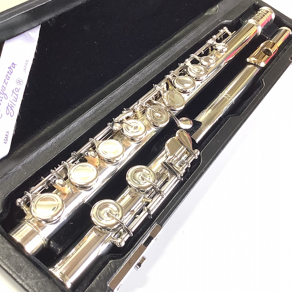実際に弊社で買取させて頂いたMIYAZAWA/ミヤザワ Wien Stage Ⅲ 9K GOLD LIPPLATE ＆ RISER ウィンステージ3 フルート ケース付きの画像 0枚目
