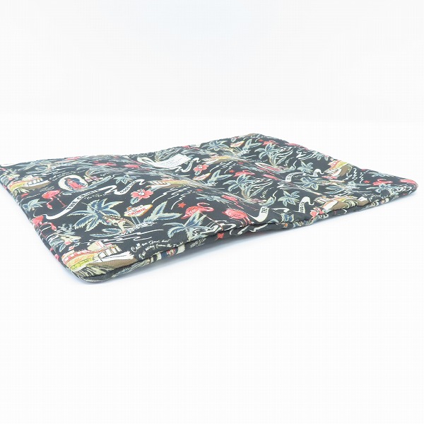 実際に弊社で買取させて頂いたTHE CRIMIE/クライミー フラミンゴ 総柄 クラッチバッグ/セカンドバッグの画像 2枚目