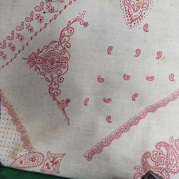 実際に弊社で買取させて頂いたmaster-piece/マスターピース 裏地バンダナ模様 メッセンジャー バッグの画像 4枚目