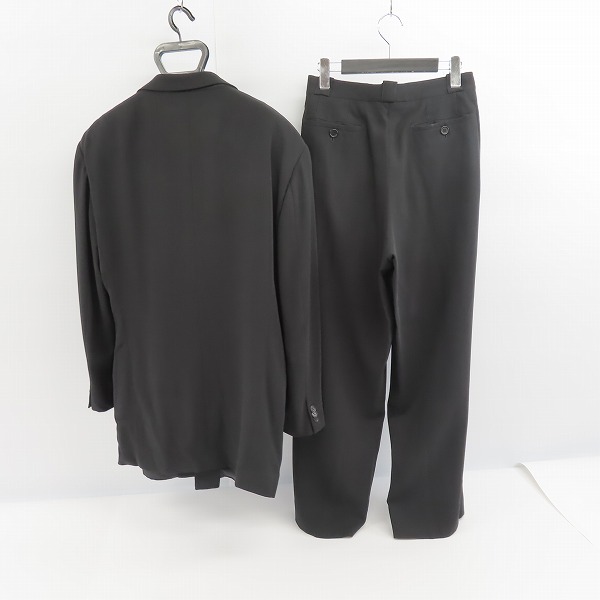 実際に弊社で買取させて頂いたGIORGIO ARMANI/ジョルジオアルマーニ ジャケット/パンツ セットアップ ブラック/44の画像 1枚目