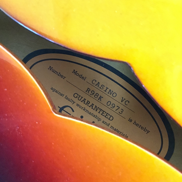 実際に弊社で買取させて頂いた★Epiphone/エピフォン CASINO VC カジノ フルアコ エレキギター ハードケース付き 難ありの画像 6枚目
