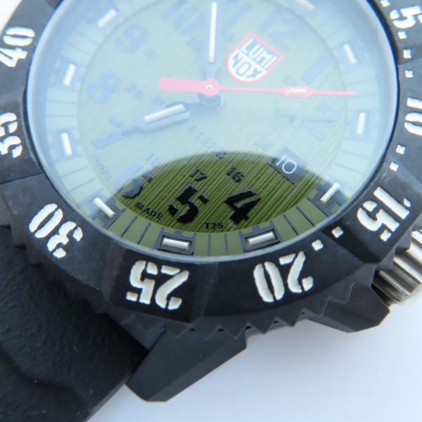 実際に弊社で買取させて頂いたLUMINOX/ルミノックス MASTER CARBON/マスター カーボン SERIES/シリーズ 3800 腕時計/ウォッチ Ref.3813の画像 4枚目