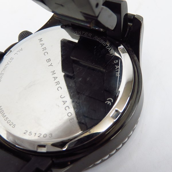 実際に弊社で買取させて頂いたMARC BY MARC JACOBS/マークバイマークジェイコブス クォーツ 腕時計 MBM5025【動作未確認】の画像 4枚目