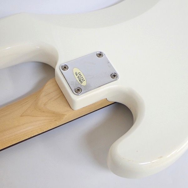実際に弊社で買取させて頂いた★BUSKER'S/バスカーズ プレシジョンベースType/プレベ ホワイト エレキベース の画像 9枚目