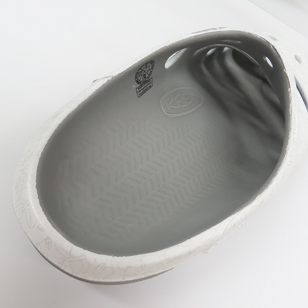 実際に弊社で買取させて頂いたKEEN/キーン YOGUI ARTS/ヨギ アーツ HAWAII FLOWERS SILVER サンダル 1002037/26の画像 4枚目