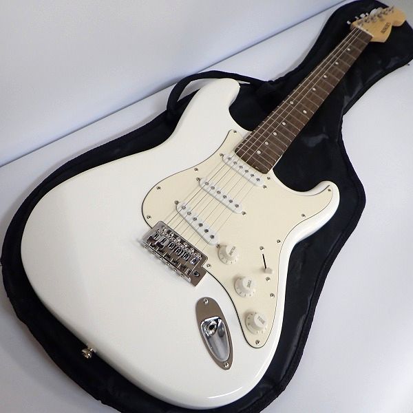 実際に弊社で買取させて頂いた★BUSKER'S/バスカーズ ストラトキャスターType ホワイト ソフトケース付