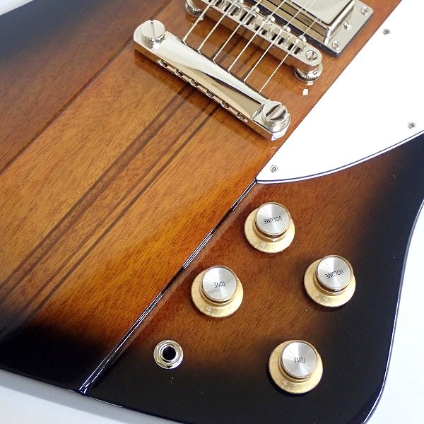 実際に弊社で買取させて頂いた★【美品】Epiphone/エピフォン  Firebird VS/Vintage Sunburst ファイヤーバード 2020年製 ギグケース付の画像 6枚目