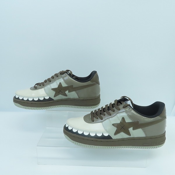 実際に弊社で買取させて頂いた【観賞用】A BATHING APE/ア ベイシング エイプ BAPESTA×KAWS/カウズ コラボ ブラウン FS-029/27.5の画像 3枚目
