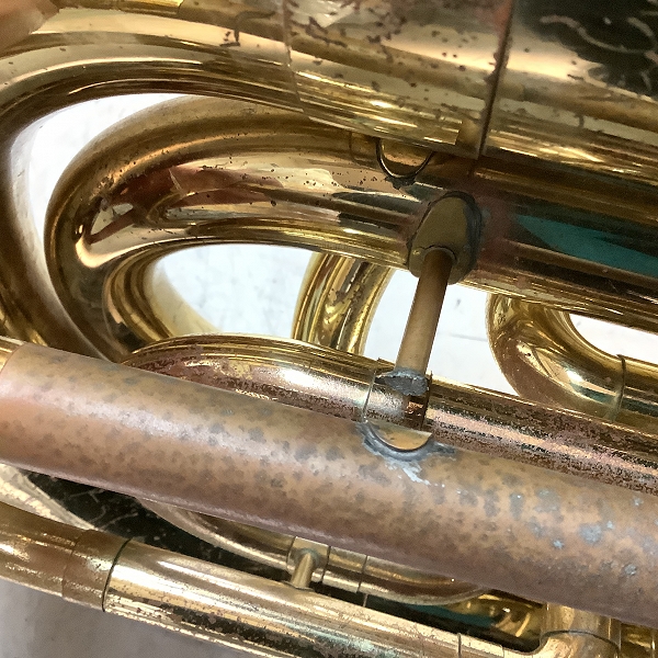 実際に弊社で買取させて頂いた★【ジャンク】YAMAHA/ヤマハ YBB-103 チューバ ハードケース付きの画像 4枚目