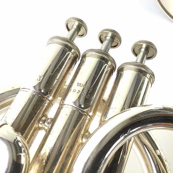 実際に弊社で買取させて頂いた★【ジャンク】YAMAHA/ヤマハ YAH-203/YAH203 アルトホルン 銀メッキ仕上げ ハードケース付の画像 2枚目