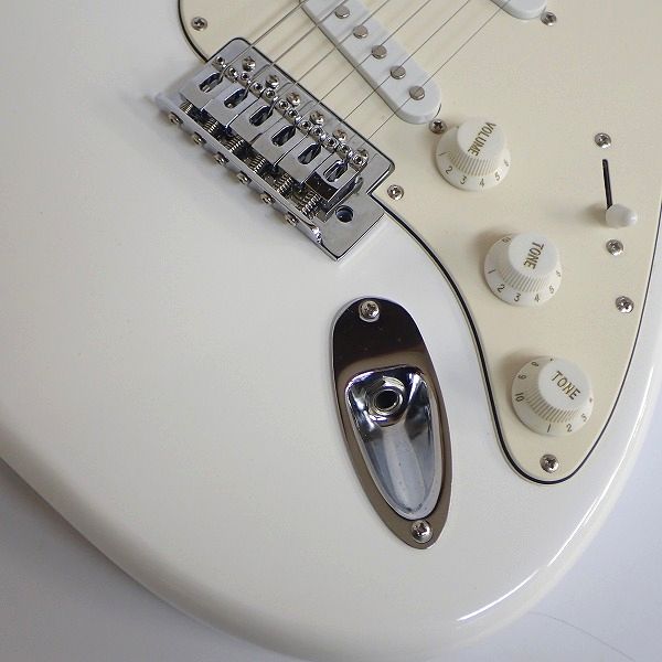 実際に弊社で買取させて頂いた★BUSKER'S/バスカーズ ストラトキャスターType ホワイト ソフトケース付の画像 6枚目