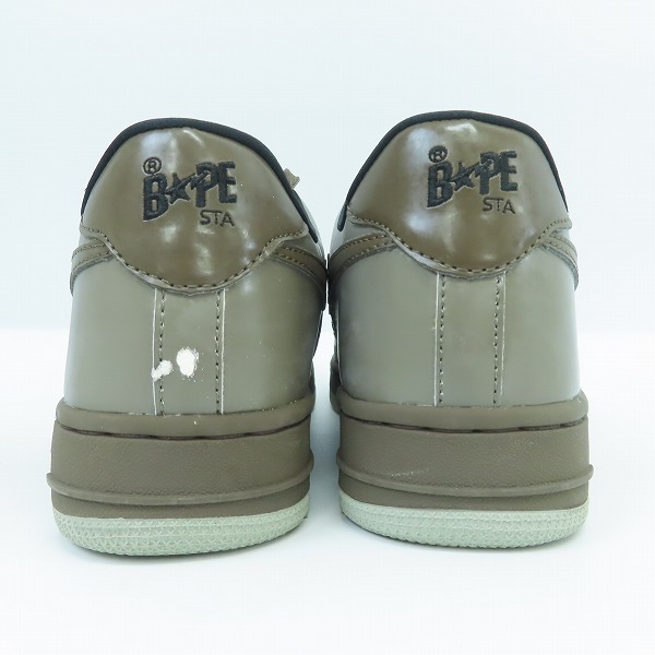実際に弊社で買取させて頂いた【観賞用】A BATHING APE/ア ベイシング エイプ BAPESTA×KAWS/カウズ コラボ ブラウン FS-029/27.5の画像 1枚目