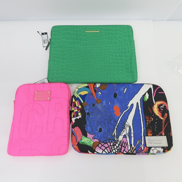 実際に弊社で買取させて頂いた【未使用】MARC BY MARC JACOBS/マークバイマークジェイコブス タブレットケース 縦型/横型 ピンク/グリーン/総柄 3点セット