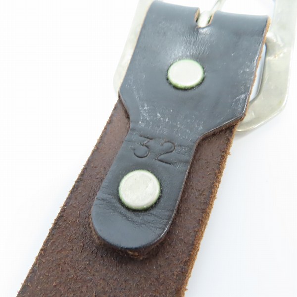 実際に弊社で買取させて頂いたHTC/エイチティーシー フラワースタッズ レザーベルト size：32の画像 1枚目