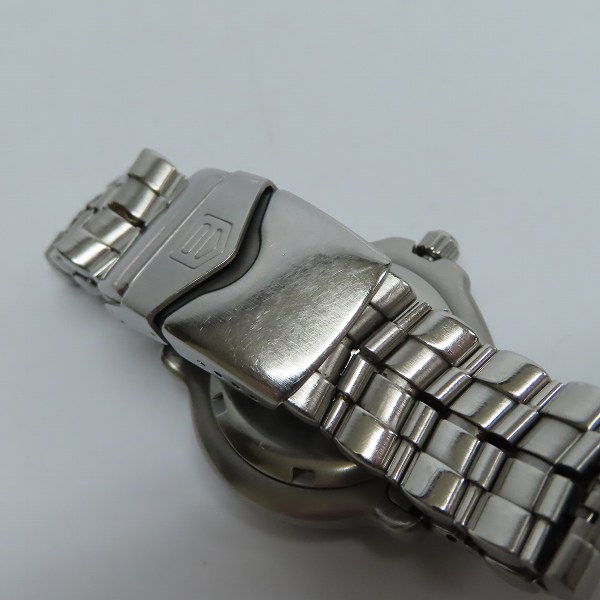 実際に弊社で買取させて頂いたTAG HEUER/タグホイヤー 6000シリーズ クォーツ 腕時計 WH1215-K1【動作未確認】の画像 5枚目