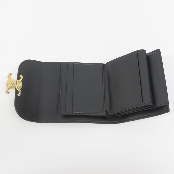 実際に弊社で買取させて頂いたCELINE/セリーヌ Triomphe/トリオンフ スモールフラップ ウォレット 10D783BZG.38NOの画像 3枚目