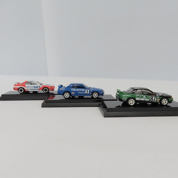 実際に弊社で買取させて頂いたKyosho/京商 1/64 CALSONIC/HKS/UNISIA JECS SKYLINE GT-R 1991/1992/1993 ミニカー 3点セットの画像 3枚目