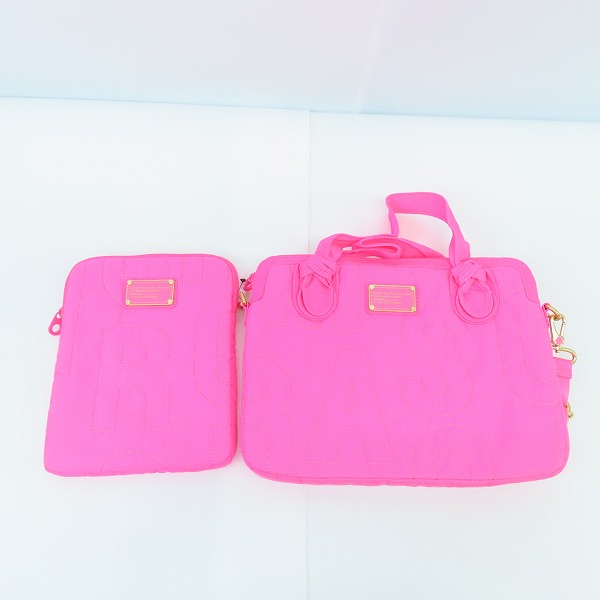 実際に弊社で買取させて頂いた【未使用】Marc by Marc Jacobs/マークバイマークジェイコブス ノックアウトピンク PC/タブレットケース 2点セット