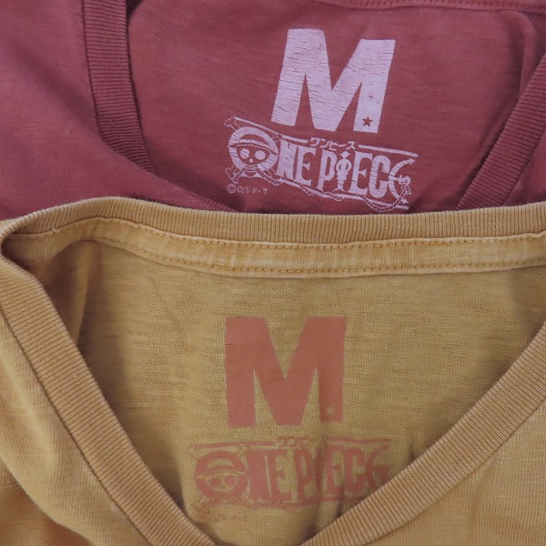 実際に弊社で買取させて頂いたM/エム ワンピースコラボ ルフィ/ナミ プリントカットソー Tシャツ/M 2点セットの画像 2枚目