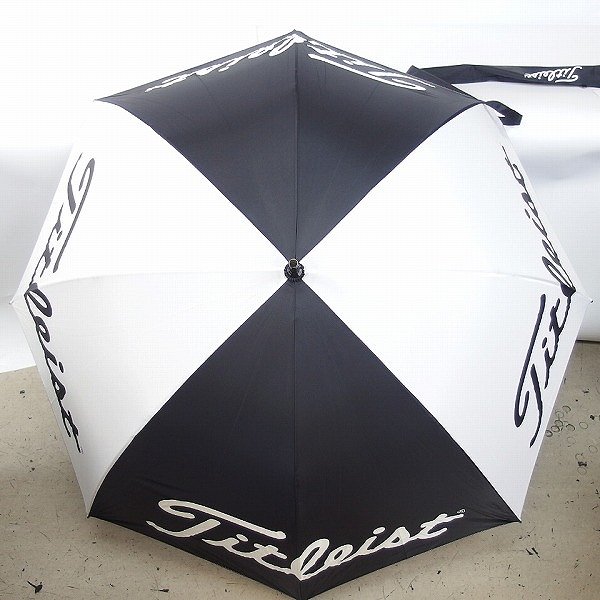 実際に弊社で買取させて頂いた【未使用】Titleist/タイトリスト ツアー アンブレラ/傘  AJUB71-BKWTの画像 1枚目