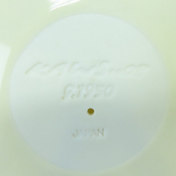 実際に弊社で買取させて頂いたG1950×OriginalFake KAWS/ギャラリーナインティフィフティ×カウズ ASHTRAY WHITE 灰皿の画像 1枚目