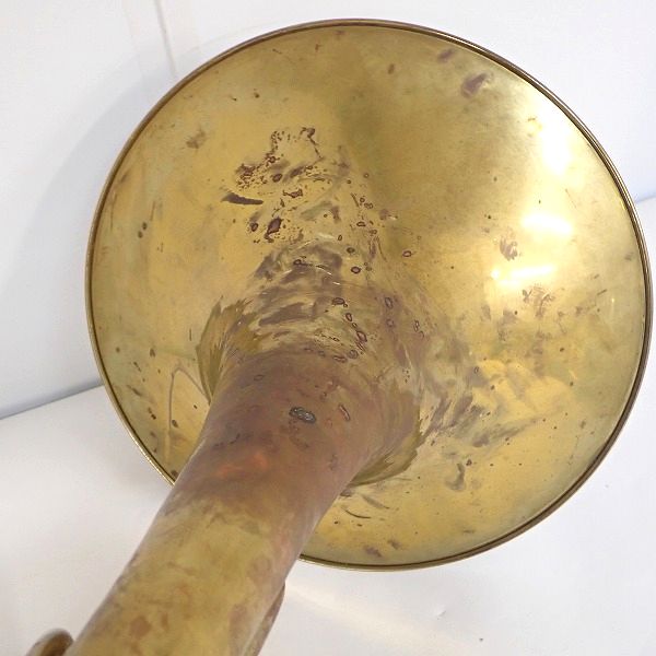 実際に弊社で買取させて頂いた★【ジャンク】メーカー不明 フレンチホルン 型番不明 ハードケース付の画像 4枚目