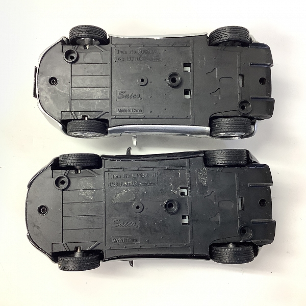 実際に弊社で買取させて頂いた【ジャンク】Saico/サイコ 1/28 LOTUS ELISE/ロータス エリーゼ ブラック/シルバー 2台セット/ミニカーの画像 3枚目