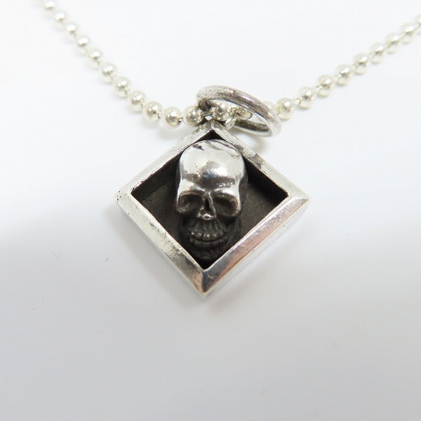 実際に弊社で買取させて頂いたSTANLEY GUESS/スタンリーゲス スクエアフレーム スカル ペンダント ネックレスの画像 1枚目