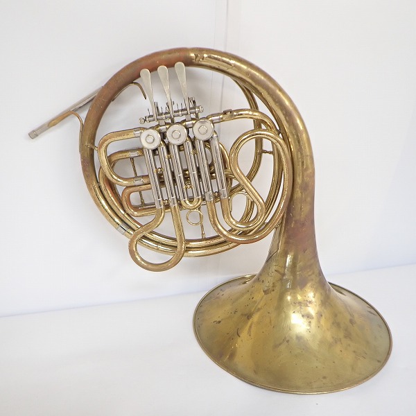 実際に弊社で買取させて頂いた★【ジャンク】メーカー不明 フレンチホルン 型番不明 ハードケース付の画像 2枚目