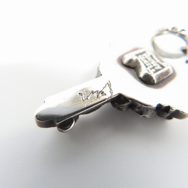 実際に弊社で買取させて頂いたSTANLEY GUESS/スタンリーゲス スモールマルチスカル クロス ペンダントの画像 3枚目