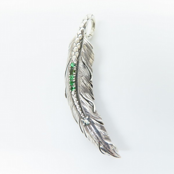 実際に弊社で買取させて頂いた【ギャラ付き】Bloody Mary/ブラッディマリー フェザーチャーム w/グリーンガーネット グリーントルマリン アレキサンドライトの画像 1枚目