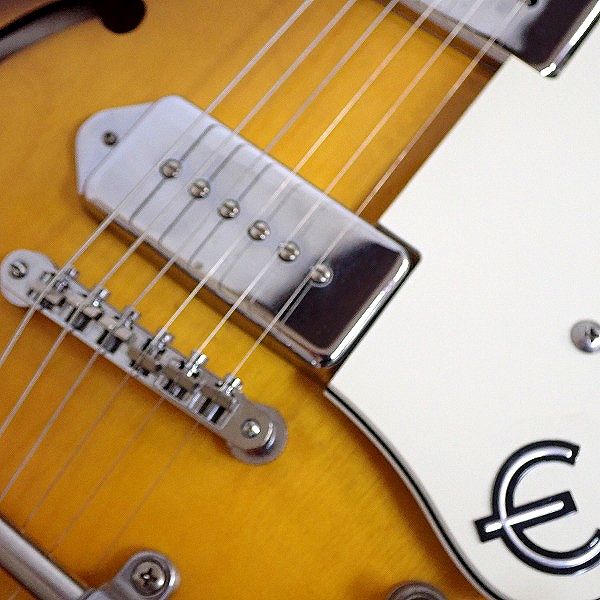 実際に弊社で買取させて頂いた★Epiphone/エピフォン Custom Shop Limited Edition CASINO VA カジノ フルアコ エレキギター ソフトケース付の画像 6枚目