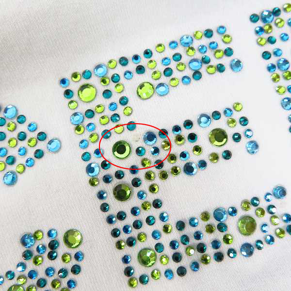 実際に弊社で買取させて頂いたCELINE/セリーヌ ラインストーンロゴ レディース Tシャツ/Mの画像 5枚目