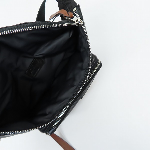 実際に弊社で買取させて頂いたLOEWE/ロエベ 20SS  PUFFY/パフィー アナグラムロゴ レザーボディバッグ/ウェストバッグの画像 3枚目