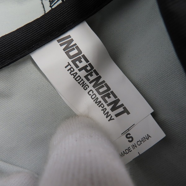 実際に弊社で買取させて頂いたindependent/インディペンデント フードパーカー/Sの画像 2枚目