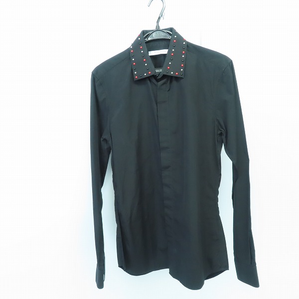 実際に弊社で買取させて頂いたGIVENCHY/ジバンシィ16SS スタッズ装飾 比翼長袖シャツ SLIM FIT16S 6201 300/39