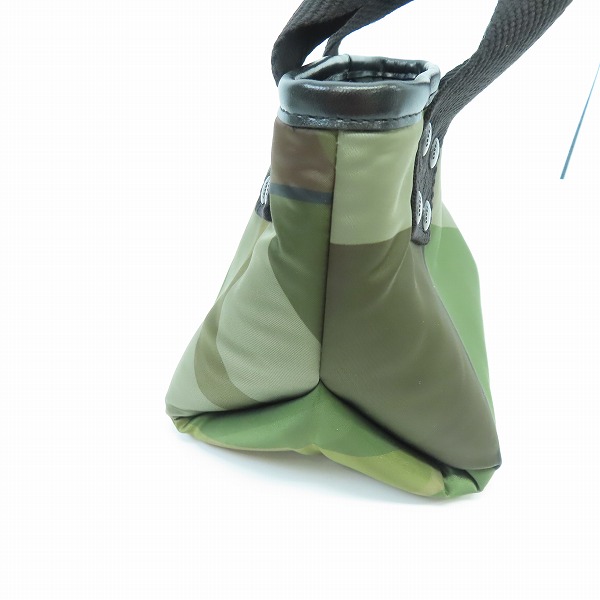 実際に弊社で買取させて頂いたsacai×KAWS/サカイ×カウズ Tote トート バッグ 鞄 CAMOUFLAGE/カモ 21-0256Sの画像 2枚目