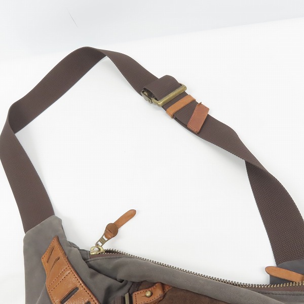 実際に弊社で買取させて頂いたmaster-piece/マスターピース レザー/キャンバス コンビネーション ボディバッグの画像 7枚目