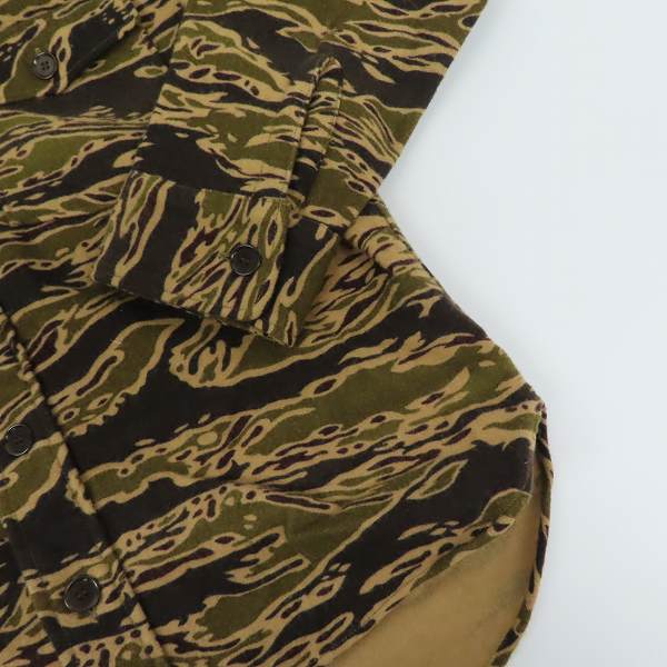 実際に弊社で買取させて頂いたTENDERLOIN/テンダーロイン 迷彩柄 フード付 シャツ Sの画像 6枚目