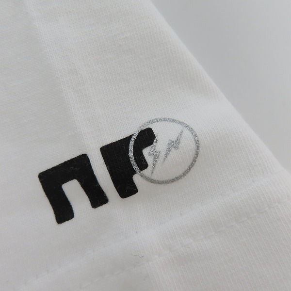 実際に弊社で買取させて頂いたNF×FRAGMENT DESIGN/エヌエフ×フラグメントデザイン コラボ NFRGMT ロゴTシャツ ホワイト/Mの画像 6枚目