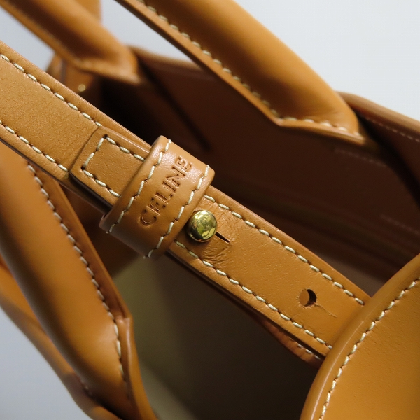 実際に弊社で買取させて頂いた【未使用】CELINE/セリーヌ 2way スモール バーティカルカバ キャンバストートバッグ 192082BNZ.02NTの画像 6枚目