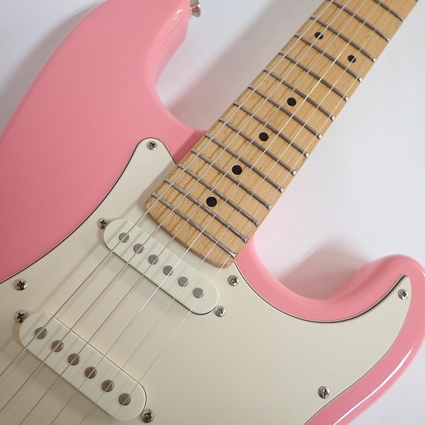 実際に弊社で買取させて頂いた★BUSKER'S/バスカーズ ストラトキャスターType ピンク ソフトケース付の画像 4枚目