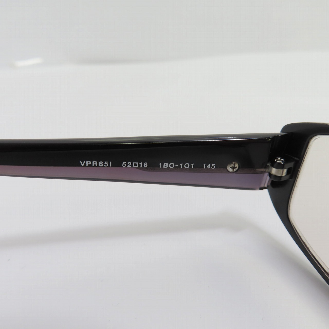 実際に弊社で買取させて頂いたPRADA/プラダ メガネフレーム/眼鏡 アイウェア VPR651の画像 4枚目