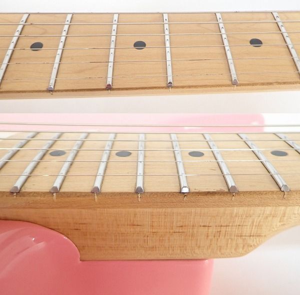 実際に弊社で買取させて頂いた★BUSKER'S/バスカーズ ストラトキャスターType ピンク ソフトケース付の画像 3枚目